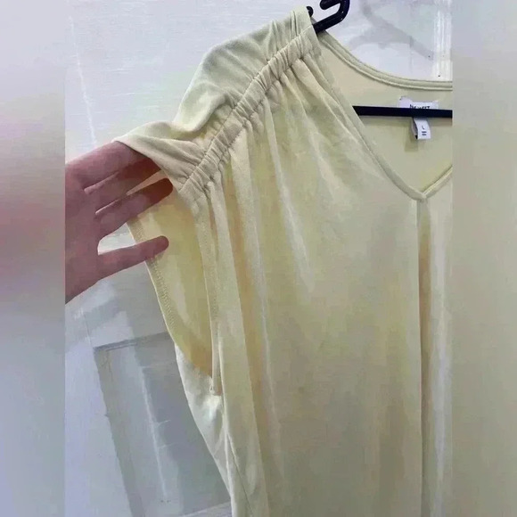 NWT Nine West Yellow Pastel Flowy blouse - Picture 2 of 5